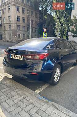 Седан Mazda 3 2015 в Днепре