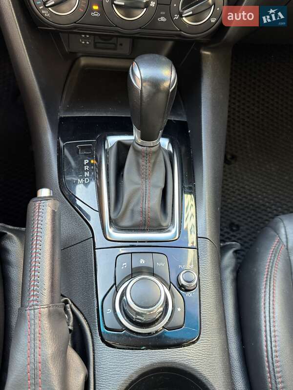 Седан Mazda 3 2015 в Днепре