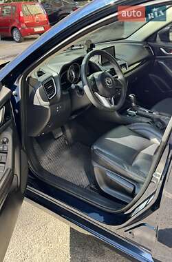 Седан Mazda 3 2015 в Днепре