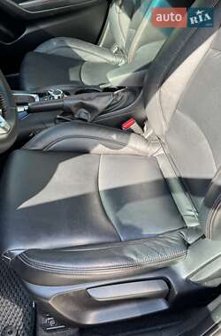 Седан Mazda 3 2015 в Днепре