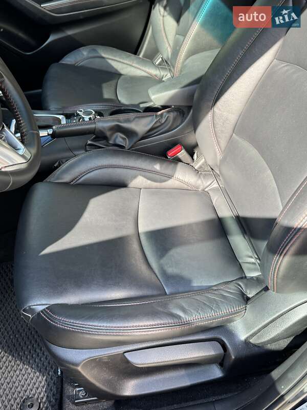Седан Mazda 3 2015 в Днепре