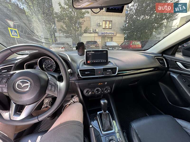 Седан Mazda 3 2015 в Днепре