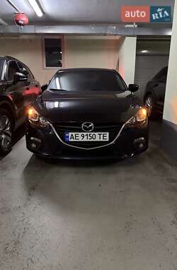 Седан Mazda 3 2015 в Днепре
