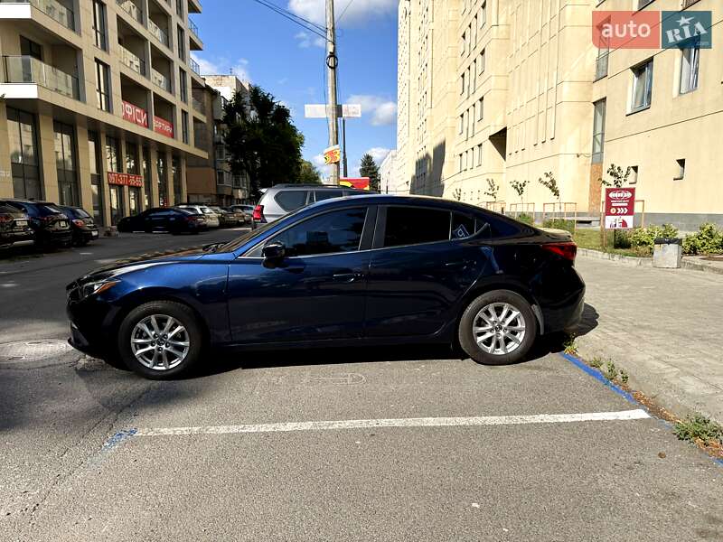 Седан Mazda 3 2015 в Днепре