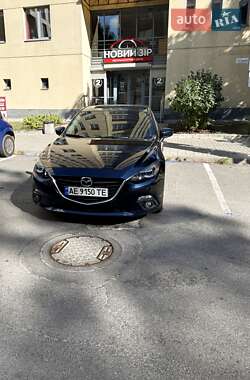 Седан Mazda 3 2015 в Днепре