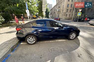 Седан Mazda 3 2015 в Днепре