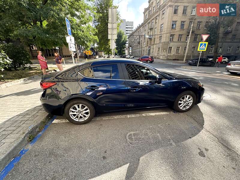 Седан Mazda 3 2015 в Днепре