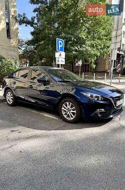 Седан Mazda 3 2015 в Днепре