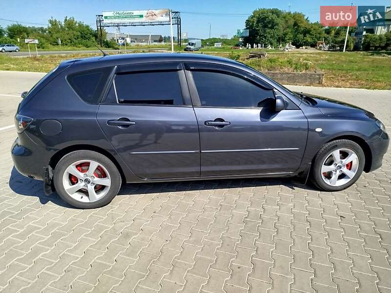 Хетчбек Mazda 3 2005 в Чернівцях