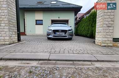 Mazda 3  2018
