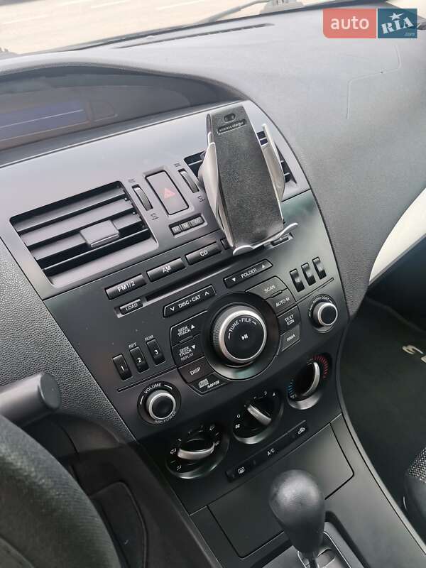 Седан Mazda 3 2013 в Виннице