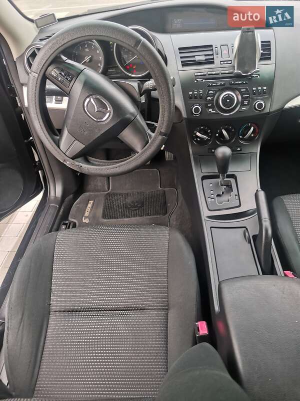 Седан Mazda 3 2013 в Виннице