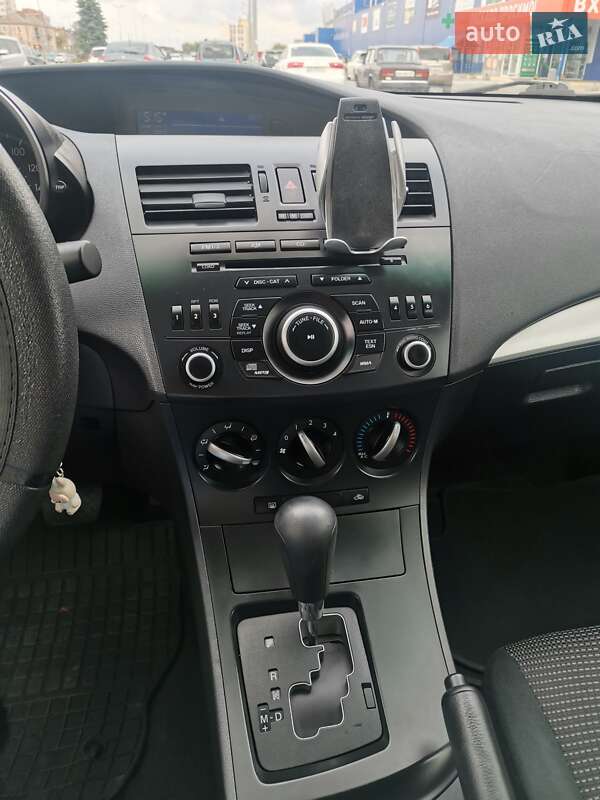 Седан Mazda 3 2013 в Виннице