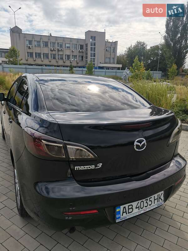 Седан Mazda 3 2013 в Виннице