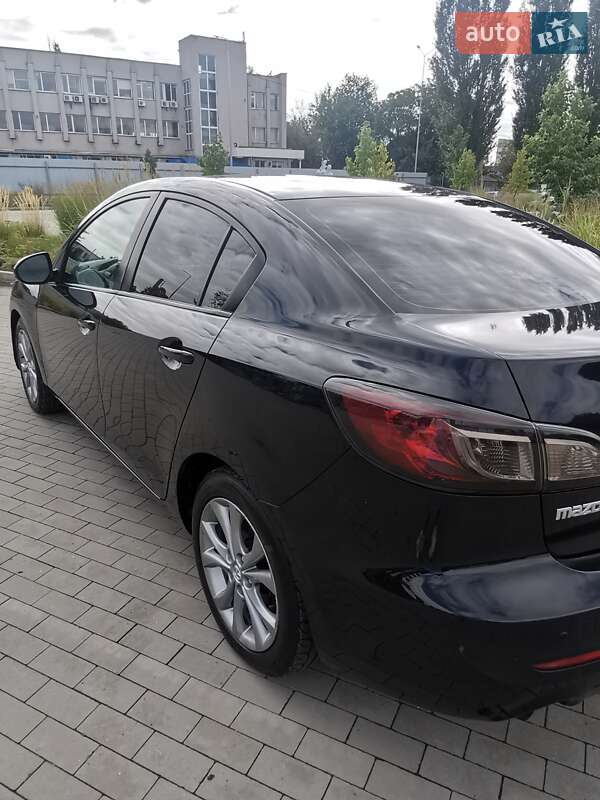 Седан Mazda 3 2013 в Виннице