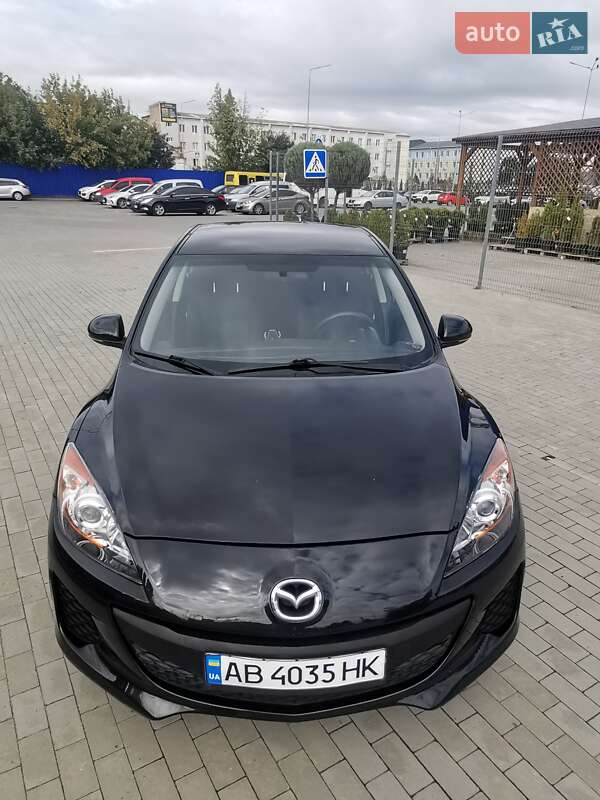 Седан Mazda 3 2013 в Виннице