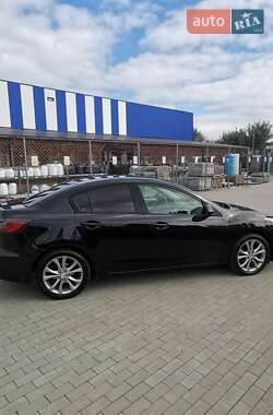 Седан Mazda 3 2013 в Виннице