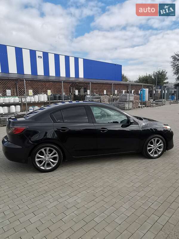 Седан Mazda 3 2013 в Виннице