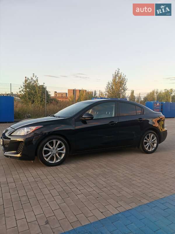 Седан Mazda 3 2013 в Виннице