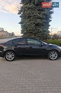 Седан Mazda 3 2013 в Виннице