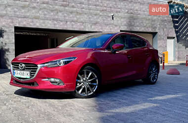 Mazda 3  2018
