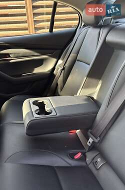 Седан Mazda 3 2019 в Львові