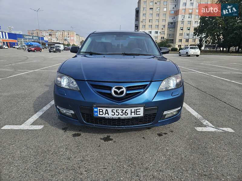 Седан Mazda 3