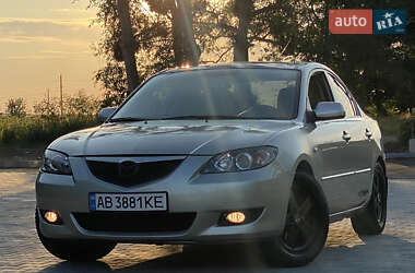 Mazda 3  2004