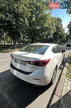 Mazda 3  2018