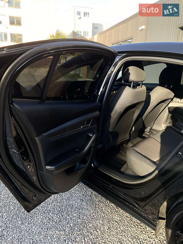 Седан Mazda 3 2023 в Виннице