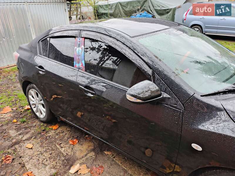 Седан Mazda 3 2010 в Мукачевому
