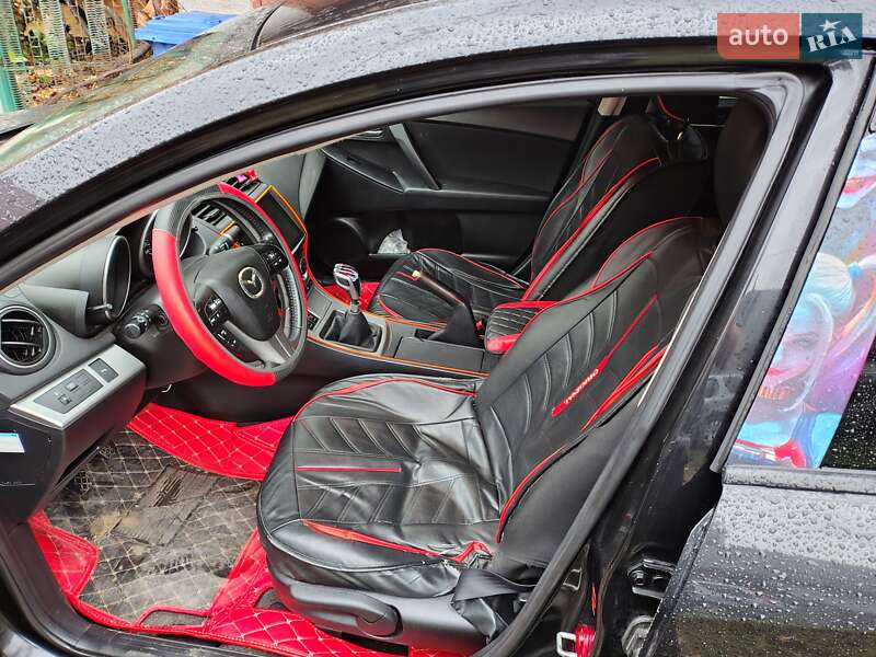 Седан Mazda 3 2010 в Мукачевому