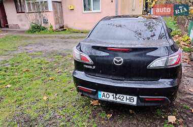 Седан Mazda 3 2010 в Мукачевому