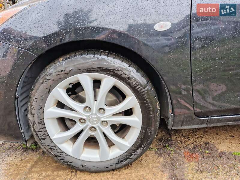 Седан Mazda 3 2010 в Мукачевому