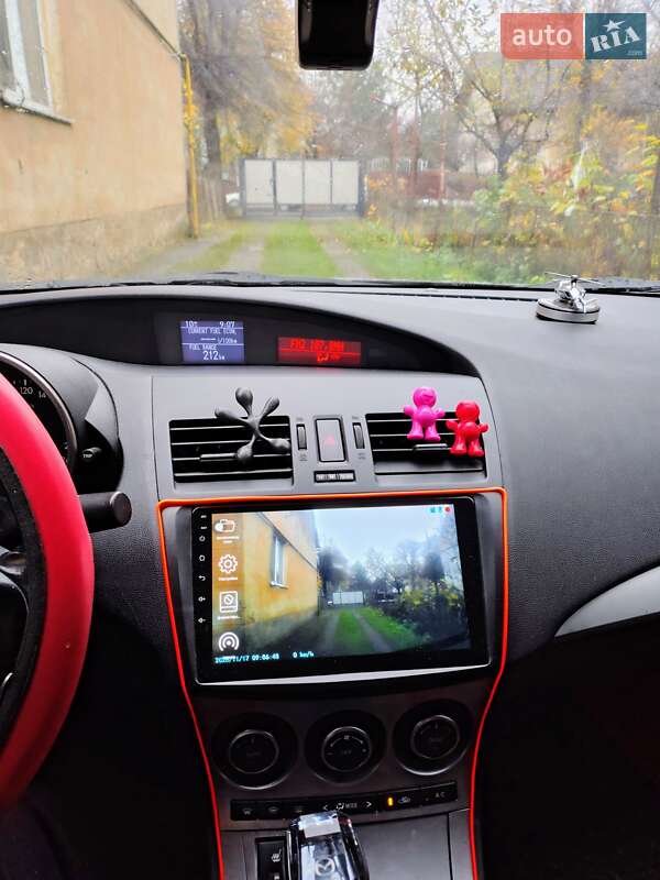 Седан Mazda 3 2010 в Мукачевому