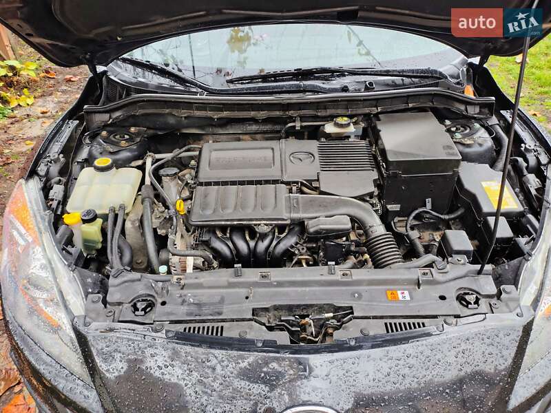 Седан Mazda 3 2010 в Мукачевому