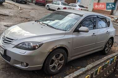 Mazda 3  2004