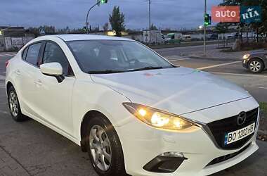 Седан Mazda 3 2015 в Киеве