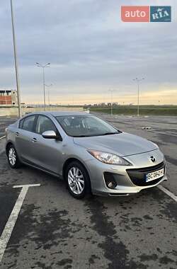 Mazda 3  2012