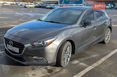 Mazda 3  2018