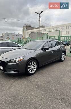 Mazda 3  2018