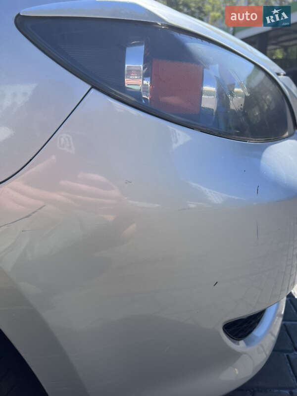 Седан Mazda 3 2004 в Березанці