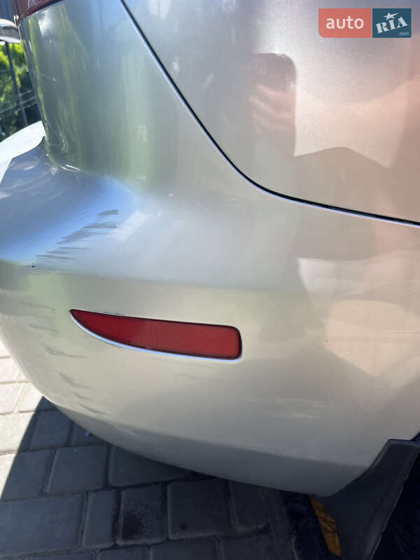 Седан Mazda 3 2004 в Березанці