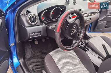 Mazda 3  2004