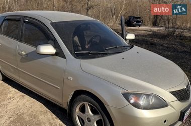 Mazda 3  2004