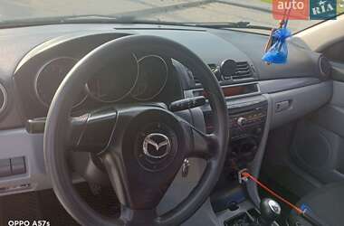 Mazda 3  2005