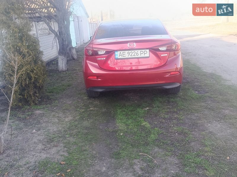 Седан Mazda 3 2018 в Валках