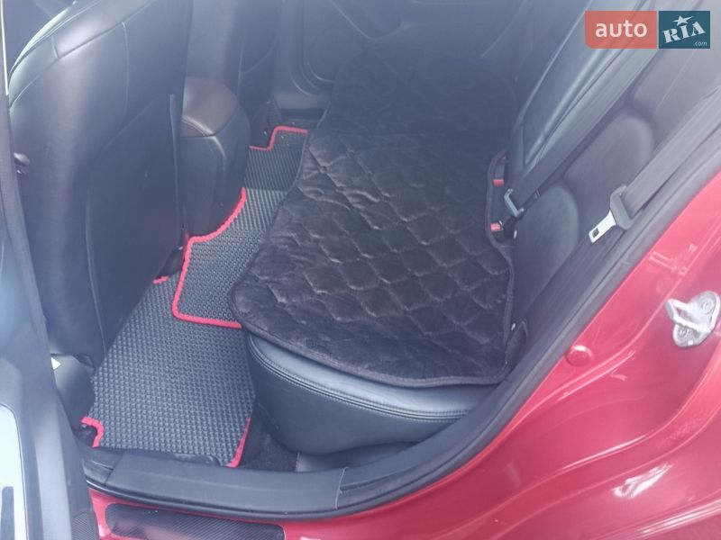 Седан Mazda 3 2018 в Валках