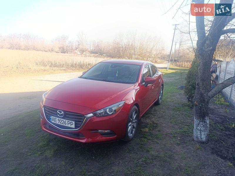 Седан Mazda 3 2018 в Валках