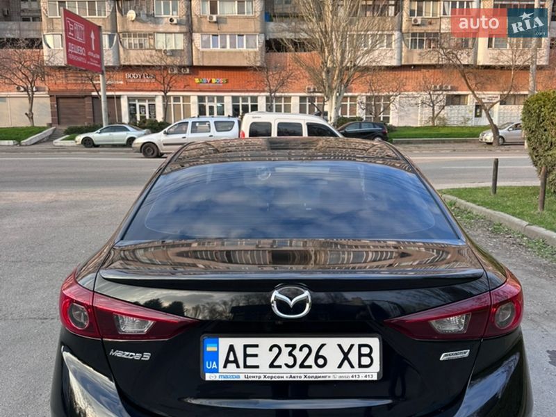 Седан Mazda 3 2016 в Днепре